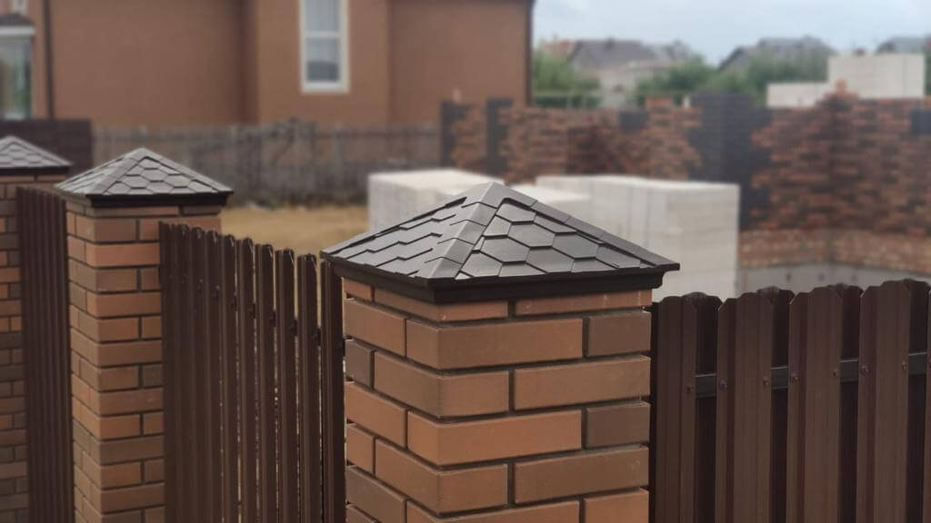 Колпак Zking Эверест Коричневый на столб 1.5х1.5 кирпича (390х390мм) в Камышине фото